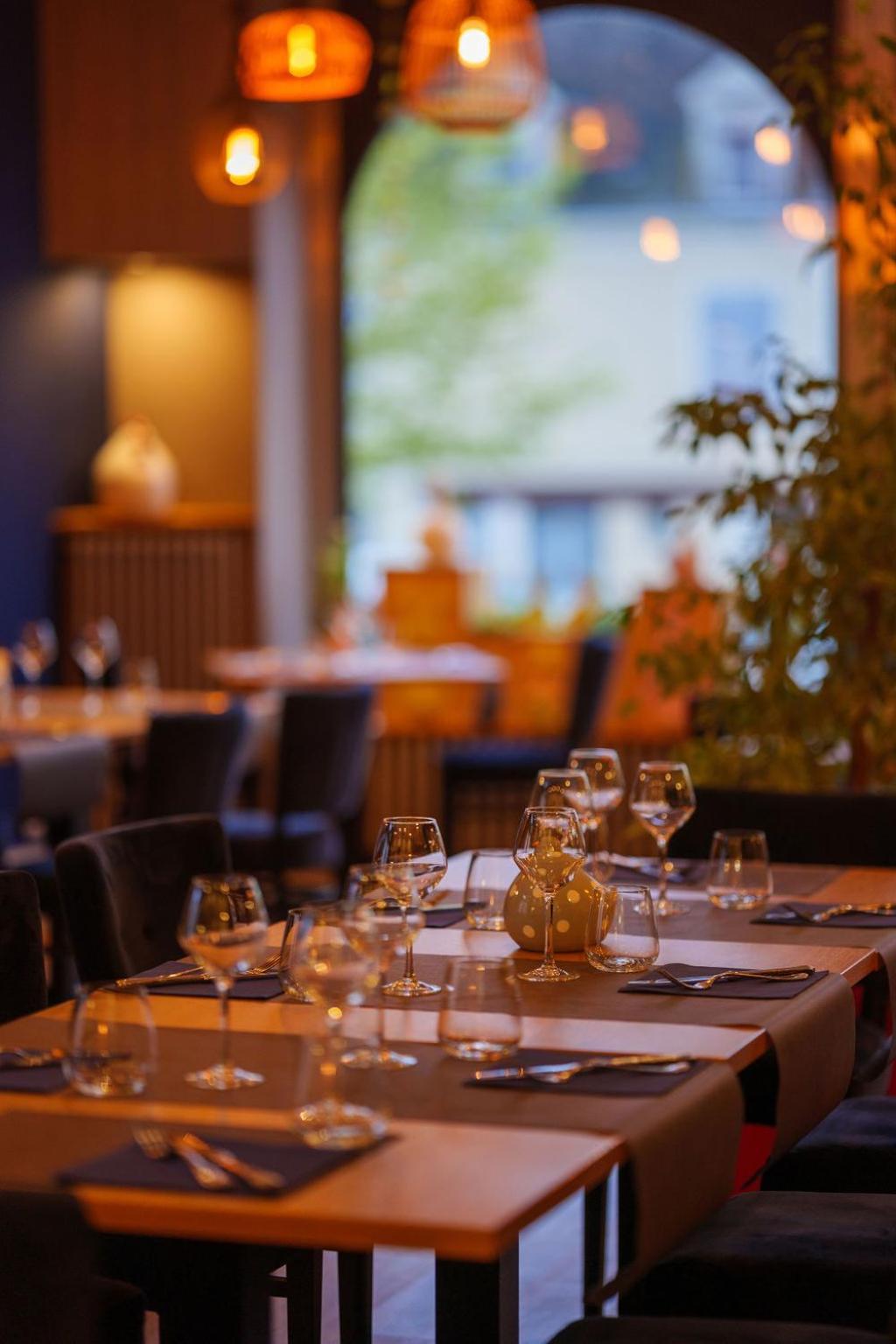 Logis Loire Hotel - Les Cocottes Restaurant Les Rosiers Eksteriør bilde